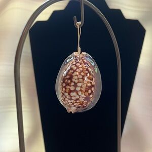 Humpback‎ Cowry Cowrie Shell Gold Wire Bail EUC